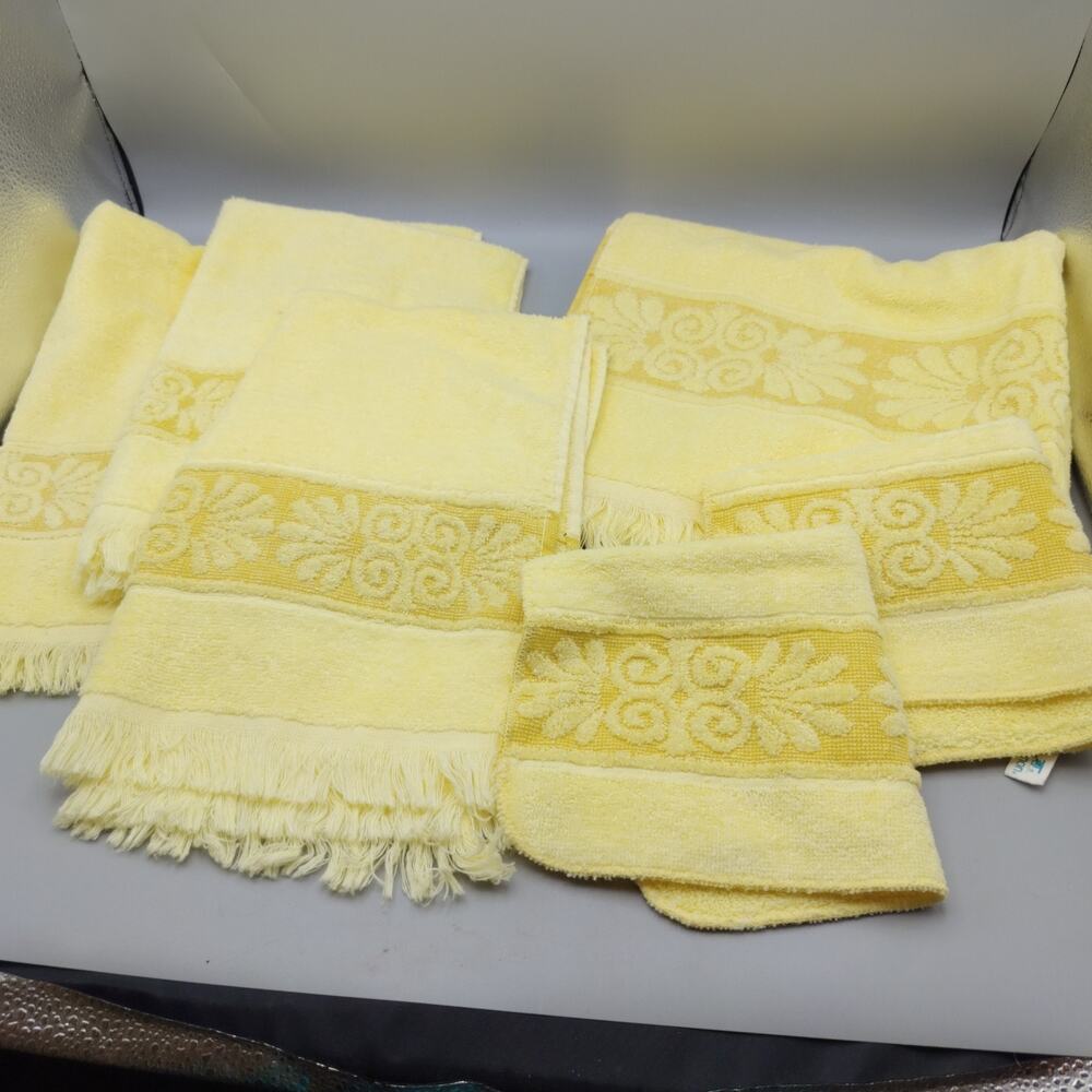 VTG Cannon Santa Cruz Scroll Fringed Bath Towel Set Yellow 1 Bath 2 Hand 3 Wash